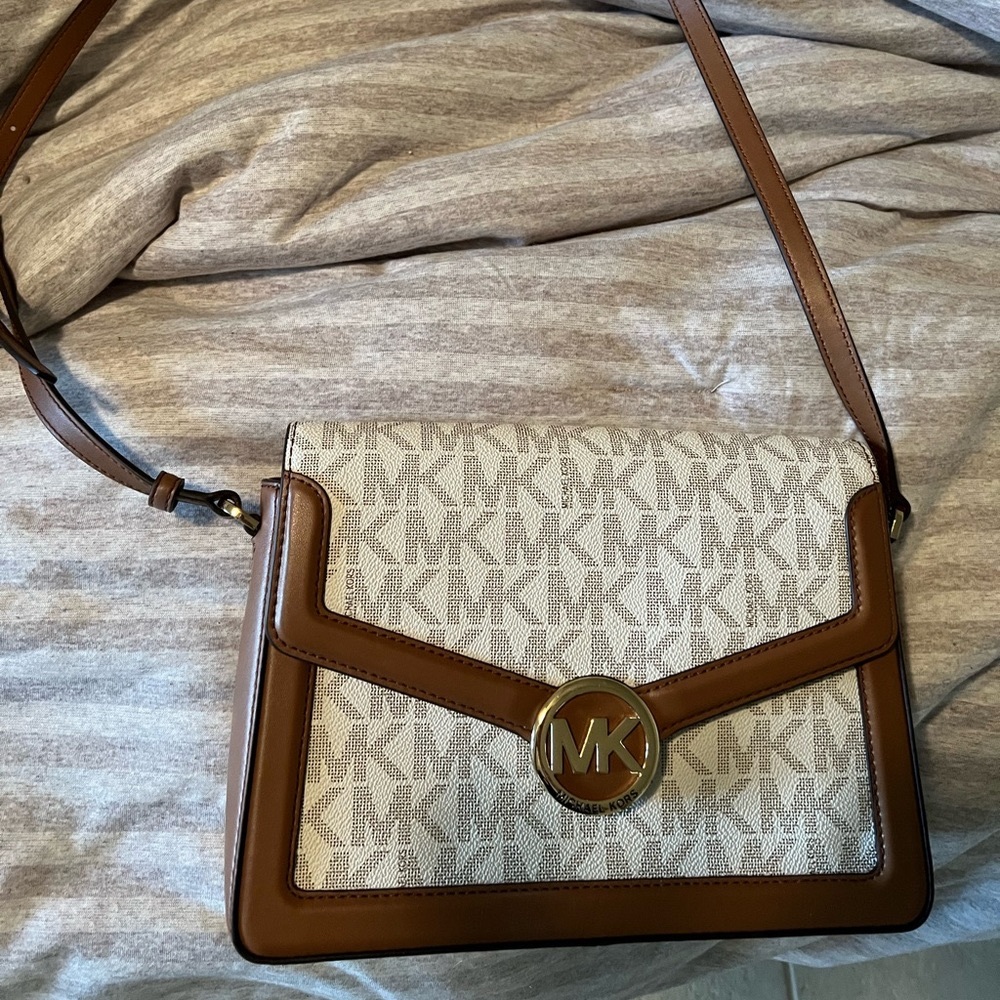 Michael Korea Shoulder bag